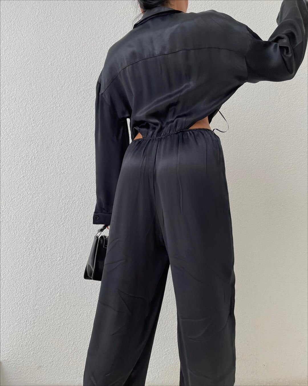 Jumpsuit mit seitlichen Schlitzen