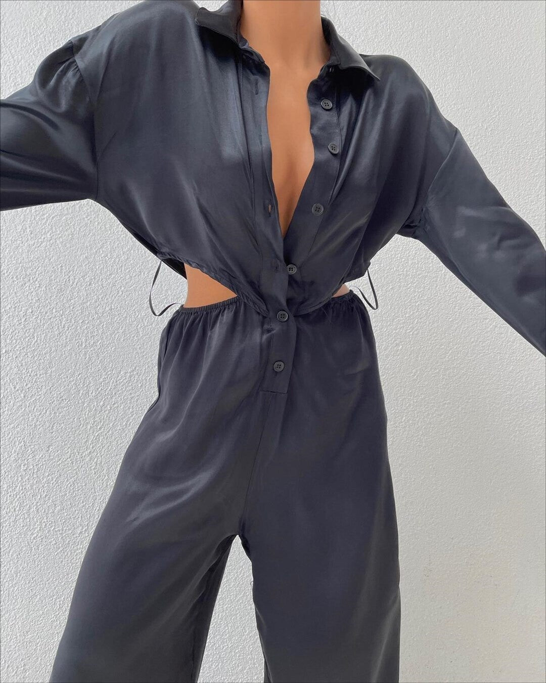 Jumpsuit mit seitlichen Schlitzen